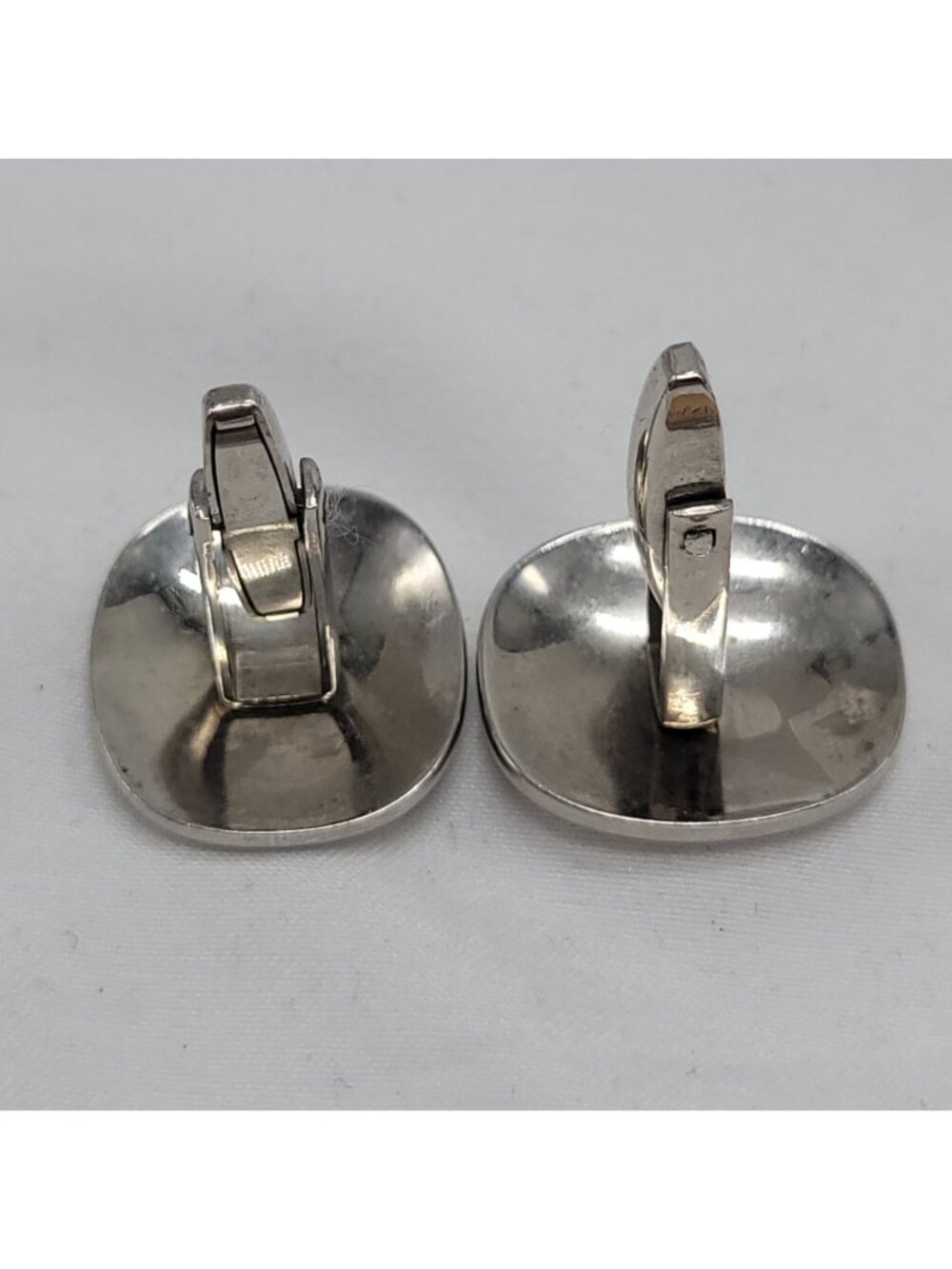 Vintage Silver Tone Leaf Engraved Cufflinks Reflective and Matte Finish .75" - Picture 6 of 7
